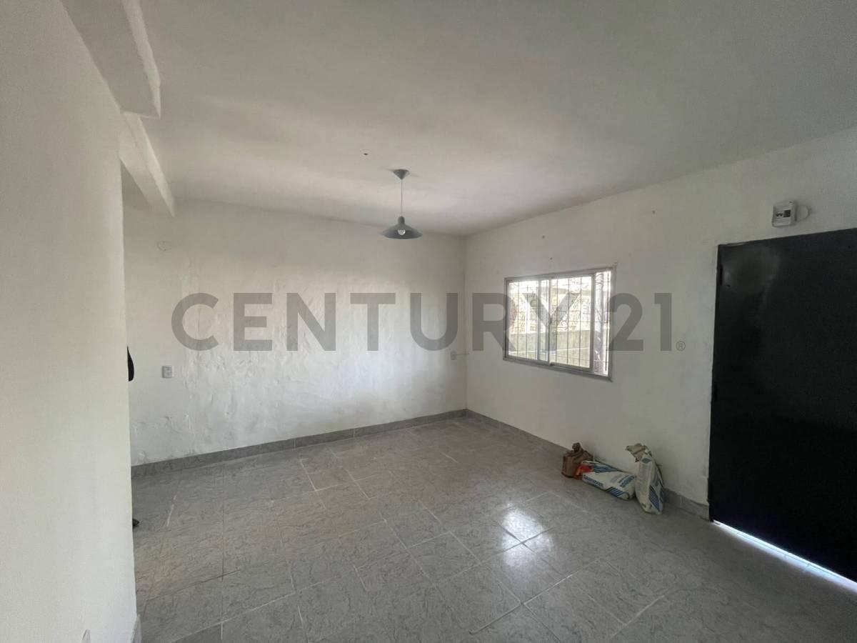 Foto de Alquiler PH de 2 Ambientes en Dique Luján - Entrada de Auto y Doble, imagen 2