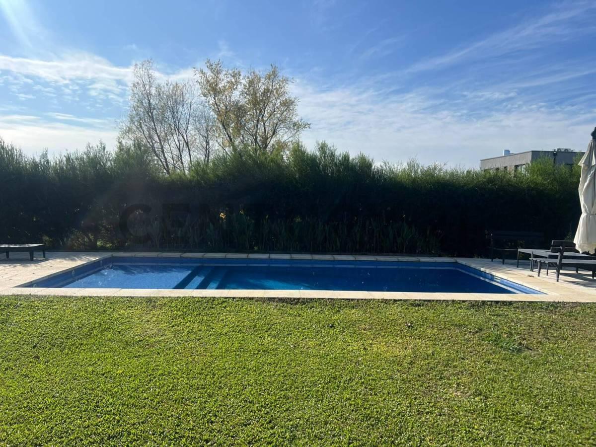 Foto de Casa 5 ambientes en venta en El Cantón Golf – Escobar, imagen 2