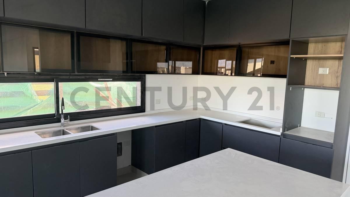 Foto de CASA EN VENTA 6 AMBIENTES - PUERTOS DEL LAGO -RIBERAS, imagen 1