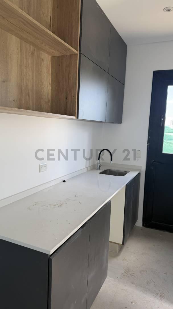 Foto de CASA EN VENTA 6 AMBIENTES - PUERTOS DEL LAGO -RIBERAS, imagen 3