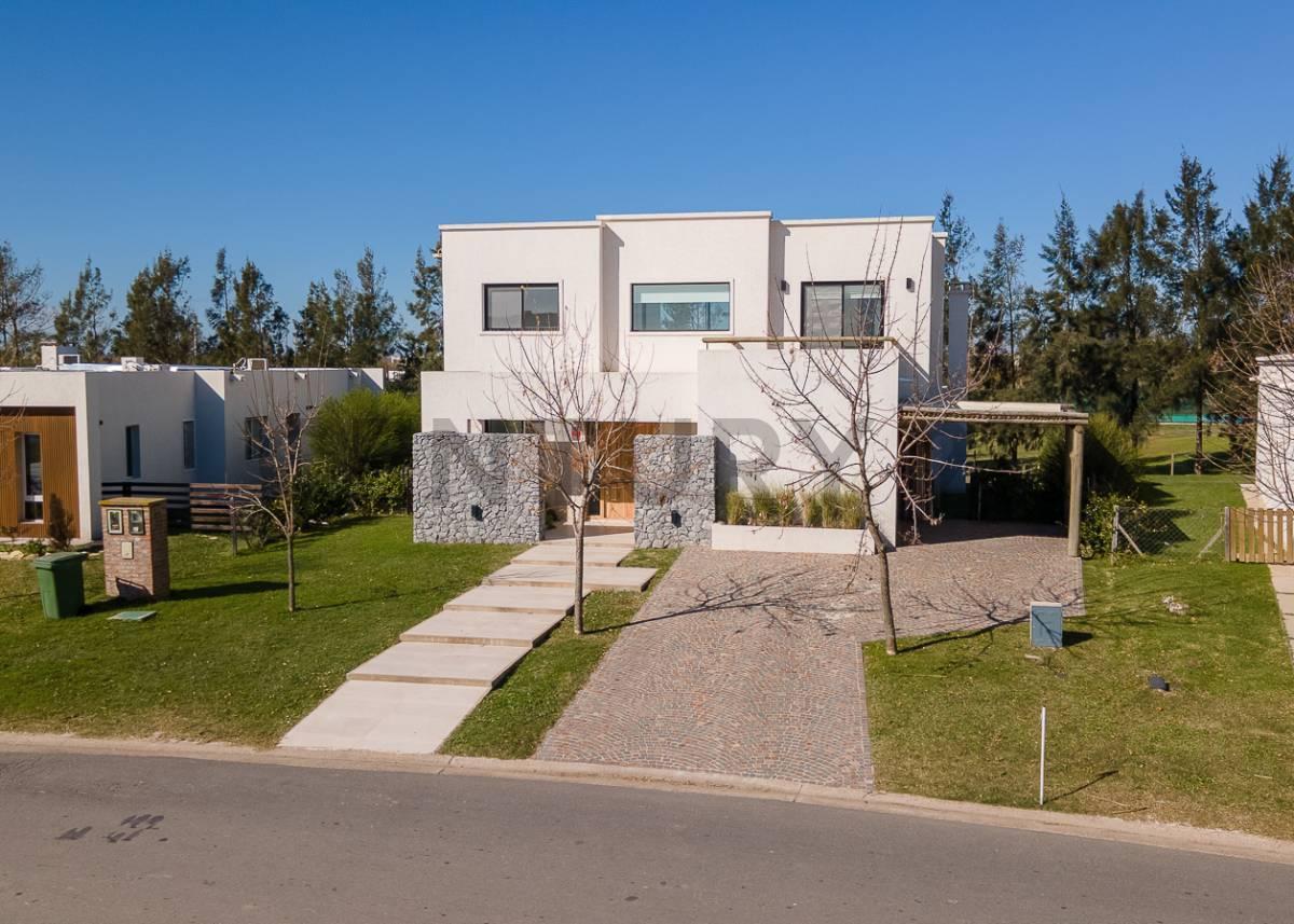 Foto de VENTA CASA ESTILO MEDITERRANEO 4 HABITACIONES NAUDIR, imagen 5