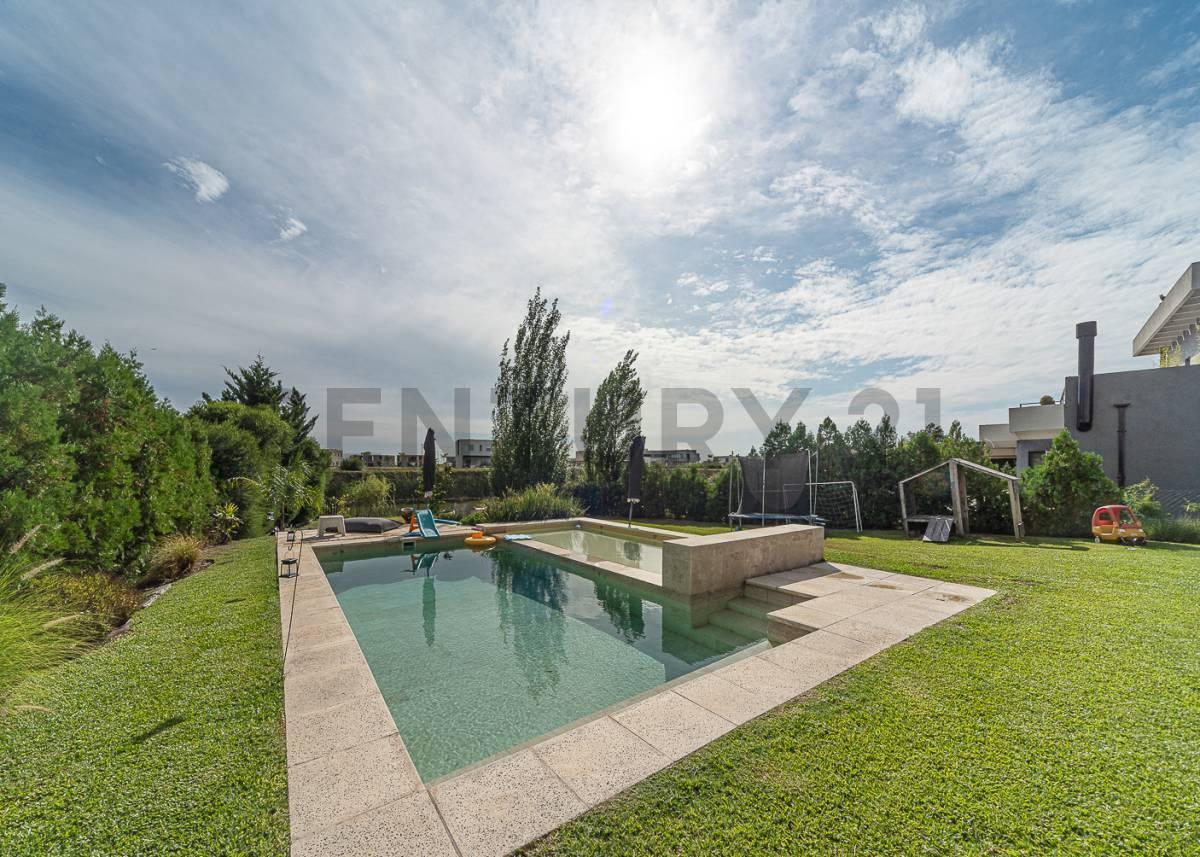 Foto de CASA EN VENTA EN EL CANTÓN NORTE – ESPEJO DE AGUA – 4 DORMITORIOS +, imagen 5