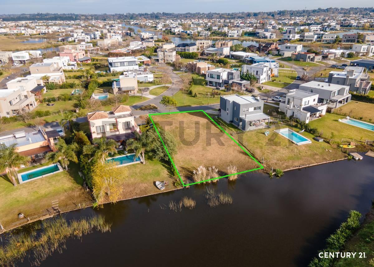 Foto de Lote al agua con salida directa al espejo – El Cantón Golf | Nuevo, imagen 4