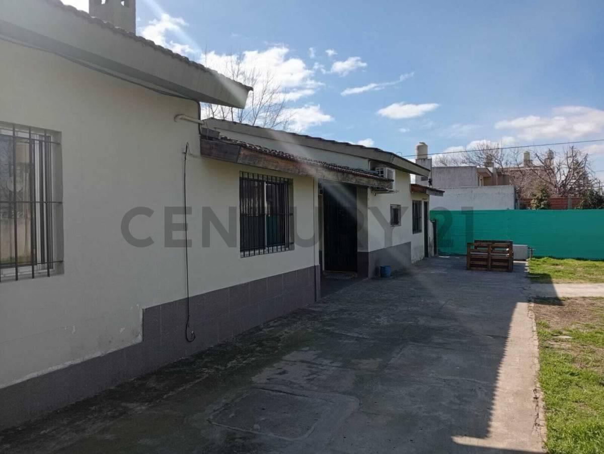 Foto de CASA EN VENTA MULTIFAMILIAR 3 VIVIENDAS BENAVIDEZ, imagen 2