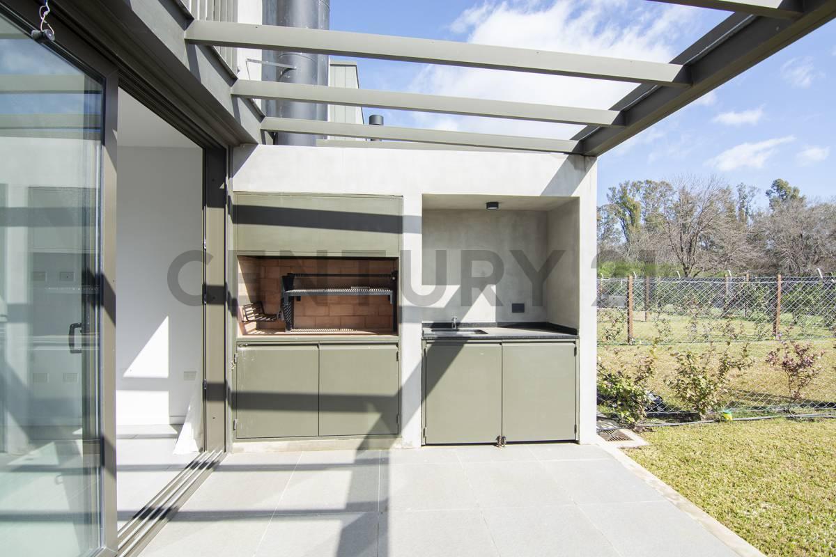 Foto de Moderno Townhouse en Oliden Joven, Del Viso – Barrio privado con, imagen 3