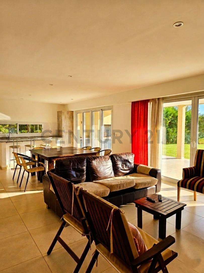 Foto de VENTA CASA 5 AMBIENTES C/ PILETA - EL CANTON - BARRIO NORTE, imagen 3