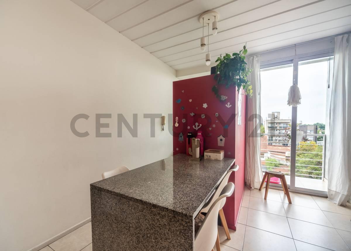 Foto de VENTA Triplex 3 ambientes con cochera y terraza – Centro de Belén de, imagen 4