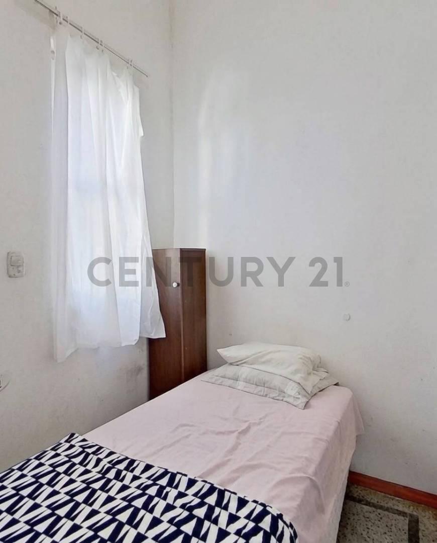 Foto de Departamento de 4 ambientes con patio y dependencia en una ubicación, imagen 5
