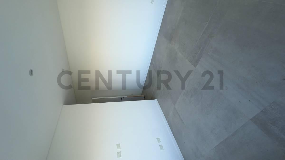 Foto de CASA EN VENTA 6 AMBIENTES - PUERTOS DEL LAGO -RIBERAS, imagen 2