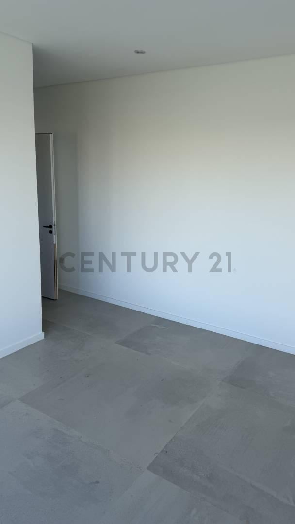 Foto de CASA EN VENTA 6 AMBIENTES - PUERTOS DEL LAGO -RIBERAS, imagen 3