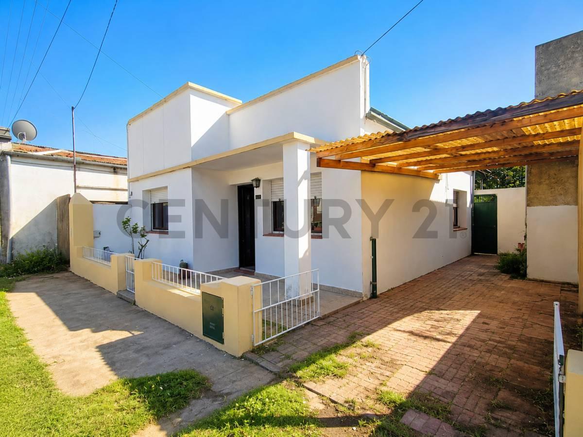Foto de CASA EN VENTA 3 AMBIENTES ENTRE LAS 4 AVENIDAS, TRES ARROYOS, imagen 2