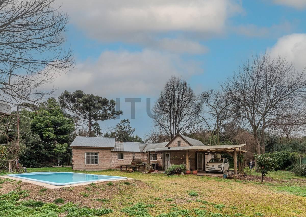 Foto de Casa Quinta con Pileta y Gran Parque de 1.336 m² en Loma Verde – 2, imagen 1