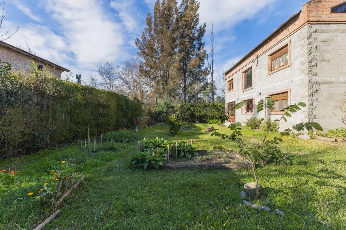 Foto de CASA EN VENTA 7 AMBIENTES CON CASA INDEPENDIENTE, BARRIO LA BOTA, imagen 3