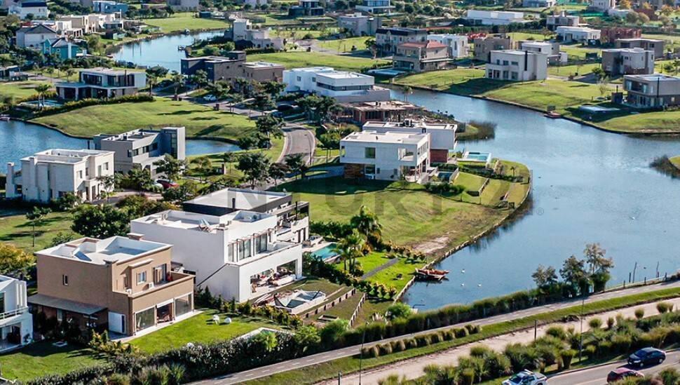 Foto de LOTE EN VENTA PUERTOS BARRIO ORILLAS A LA LAGUNA FINANCIACIO, imagen 2
