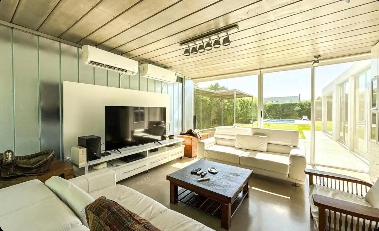 Foto de CASA EN VENTA 6 AMBIENTES CON PILETA Y AMARRA – SAN ISIDRO LABRADOR, imagen 4