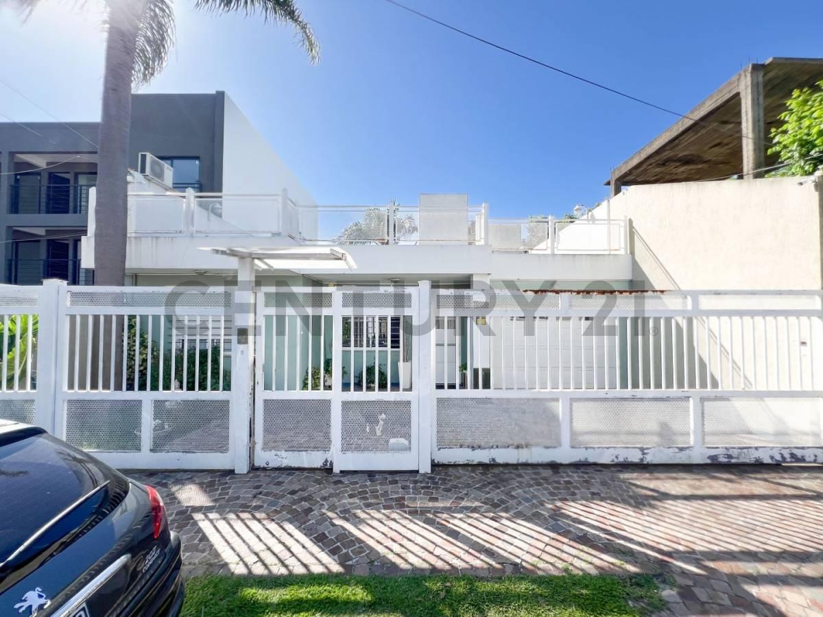 Foto de Venta de Casa 3 DORMITORIOS MORON COCHERA PILETA QUINCHO, imagen 2