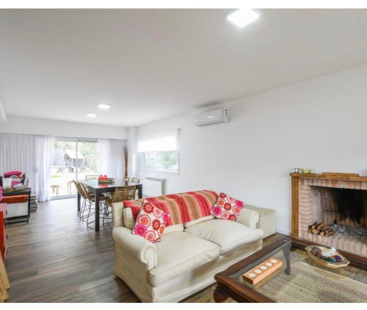 Foto de Casa en alquiler en Hostal del Sol Oeste, Fisherton, 4 dormitorios, Pileta, Parque de 900 m²., imagen 4
