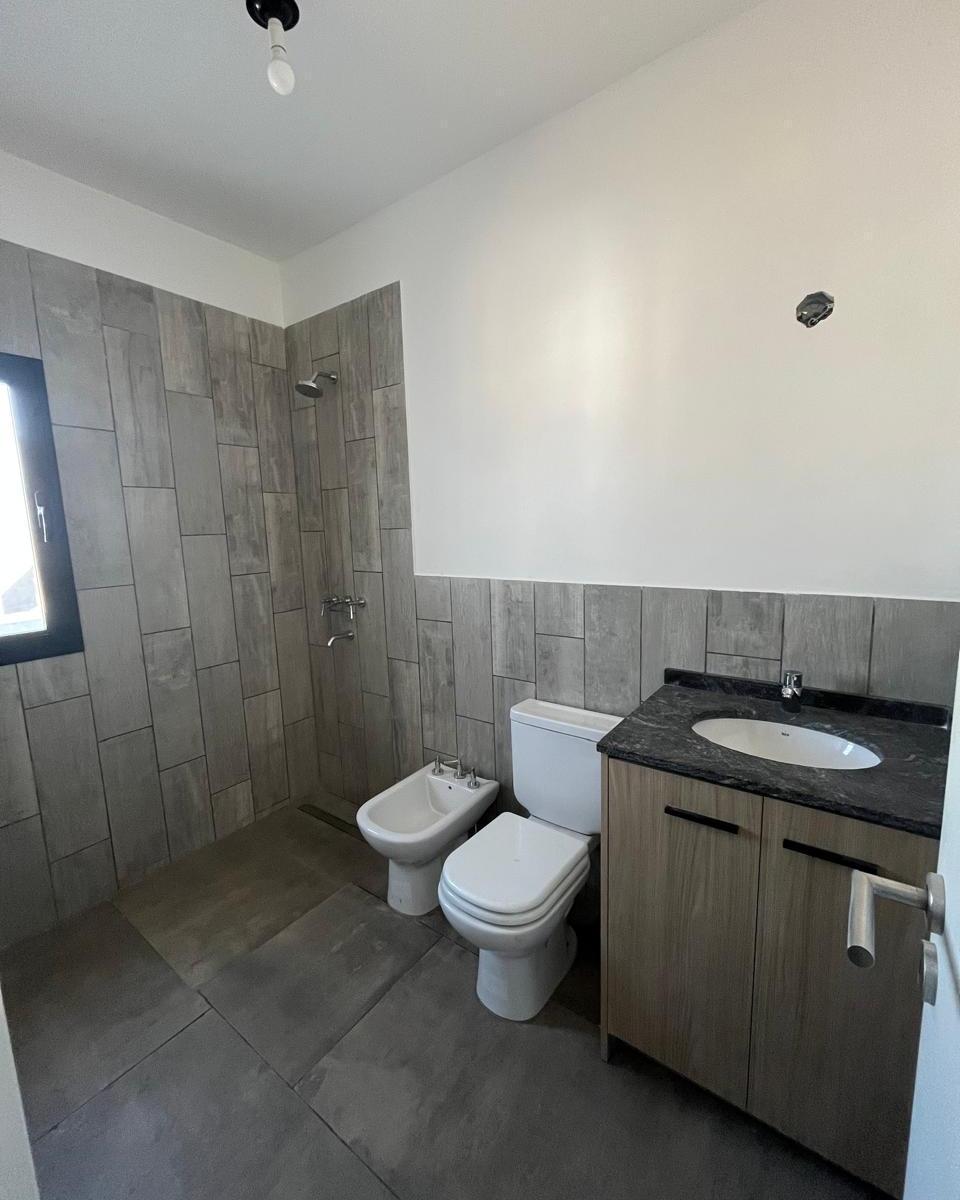 Casa en B° Comarca del Allende (Apto Credito). 3 Dorm. - Consultas Al 5