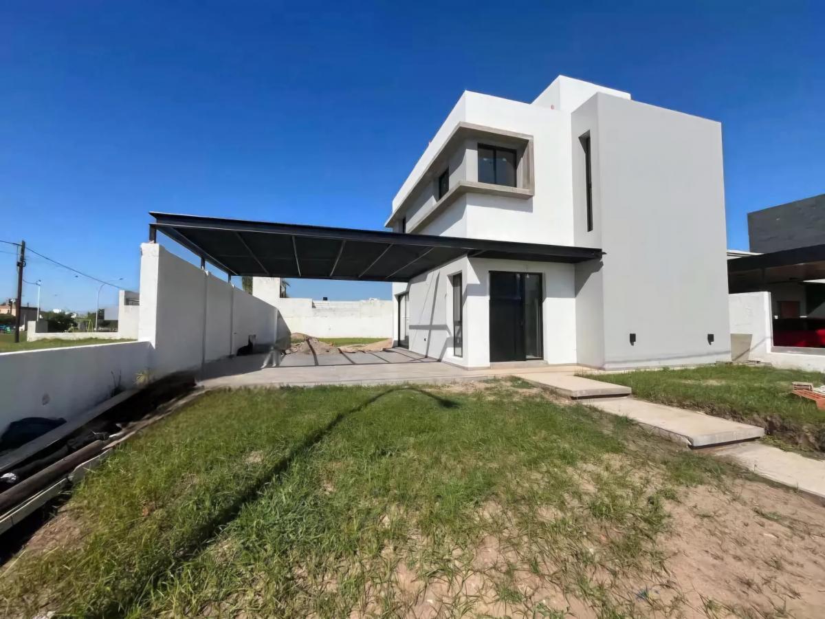 Casa en B° Comarca del Allende (Apto Credito). 3 Dorm. - Consultas Al 3
