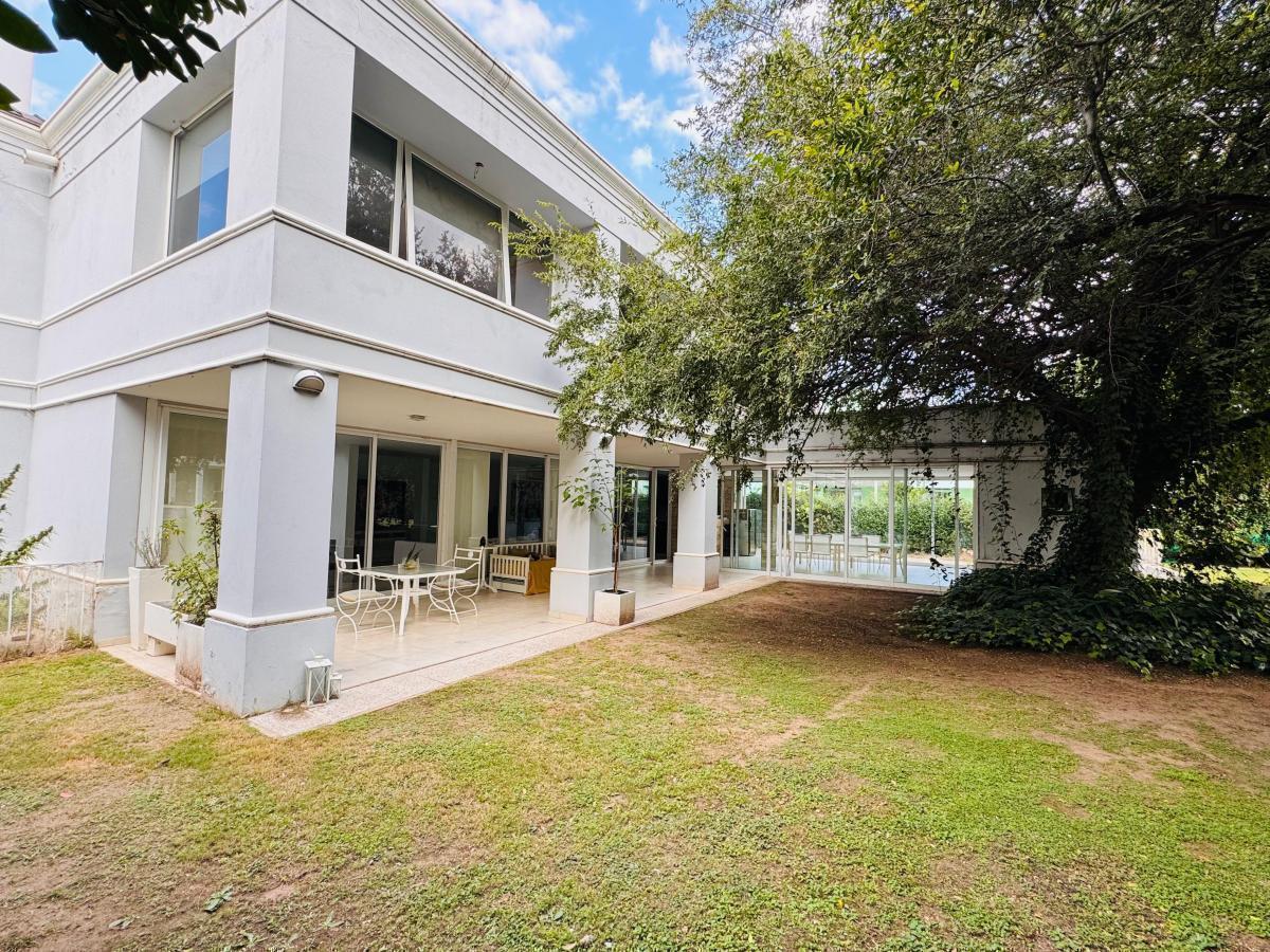 CASA 5 DORM - COUNTRY ALTOS DEL CHATEAU