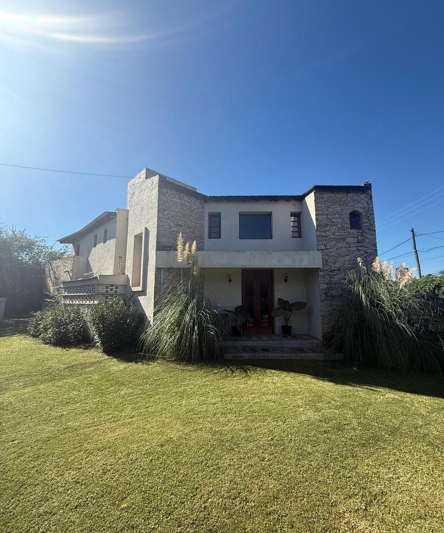 Villa Allende Golf 4 Dorm. + Pileta + Parque Amplio