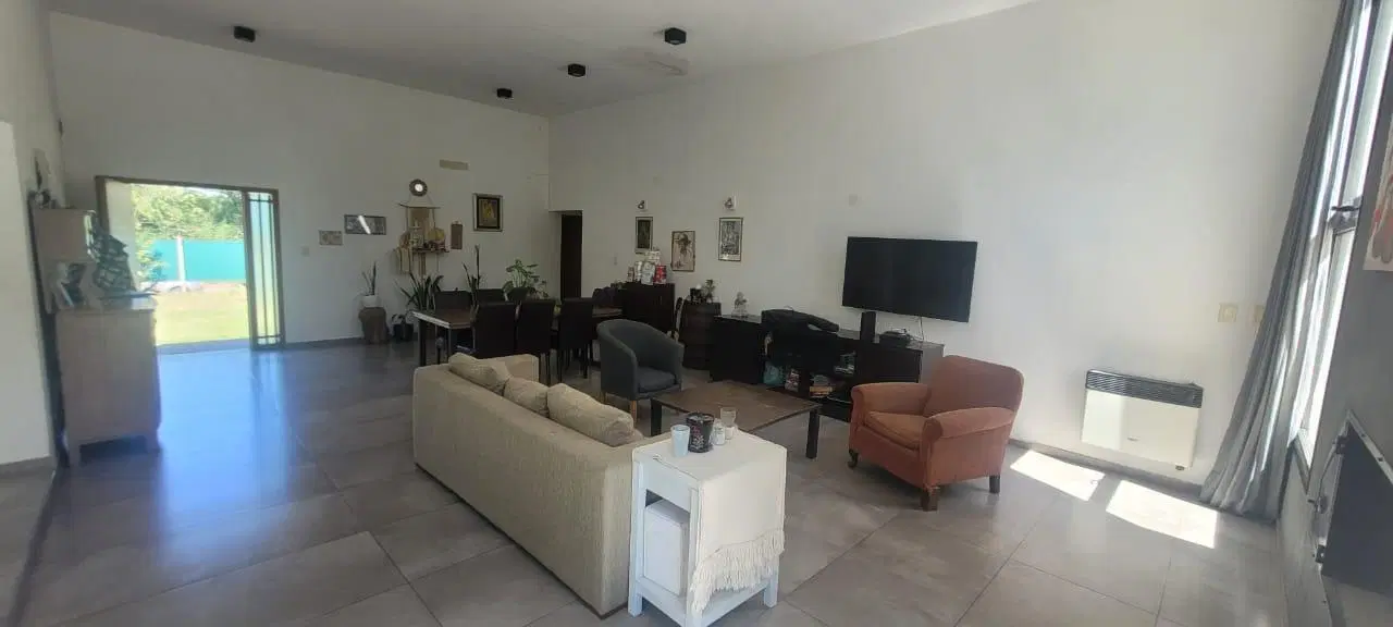CASA EN VILLA ALLENDE GOLF 3 DORMITORIOS APTA CREDITO CON AMPLIO PARQUE 1