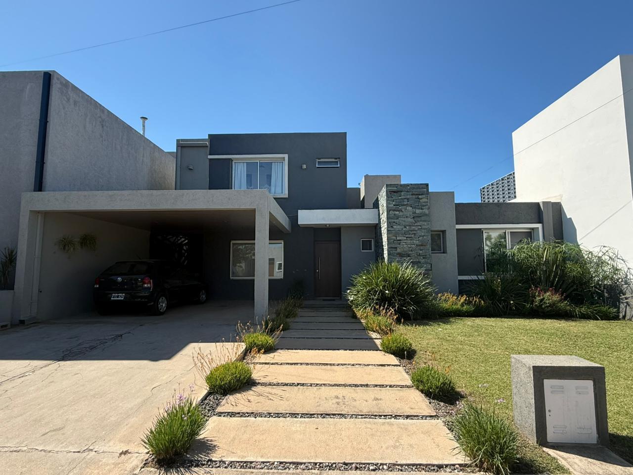 Comarca de Allende 3 Dorm. + Pileta