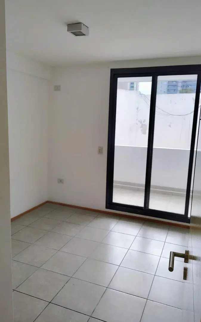 ALQUILA departamento de 1 dormitorio en alberdi 4