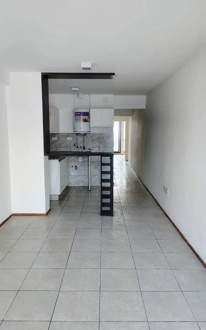 ALQUILA departamento de 1 dormitorio en alberdi 2