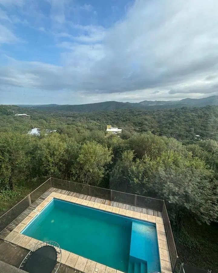 B° SIERRANUEVA - 3 DORMITORIOS Y 4 BAÑOS -- CONSULTAS AL 351 5940880 5