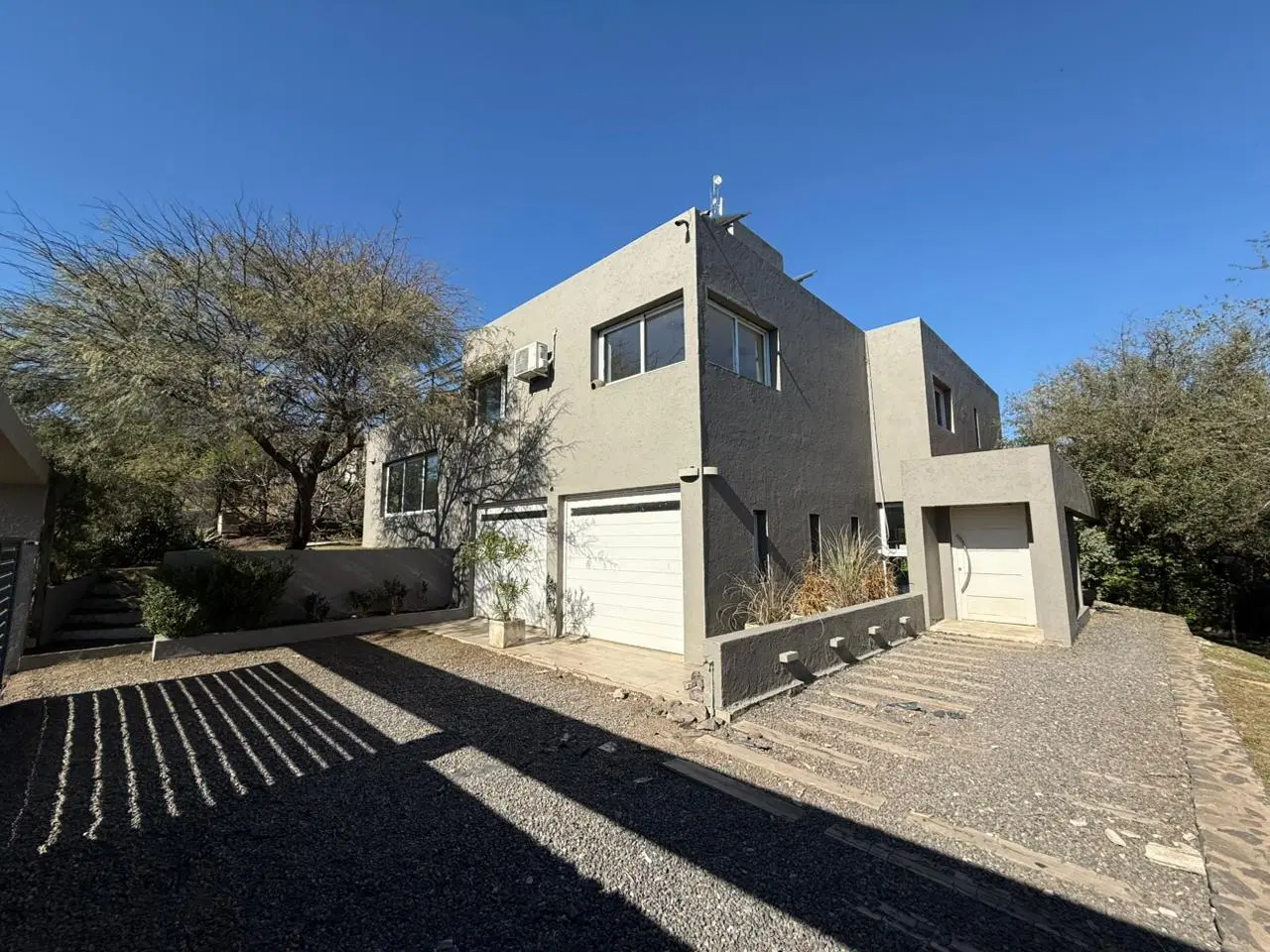 Casa 3 Dormitorios + Pileta en Molinos de Viento - Mendiolaza 2