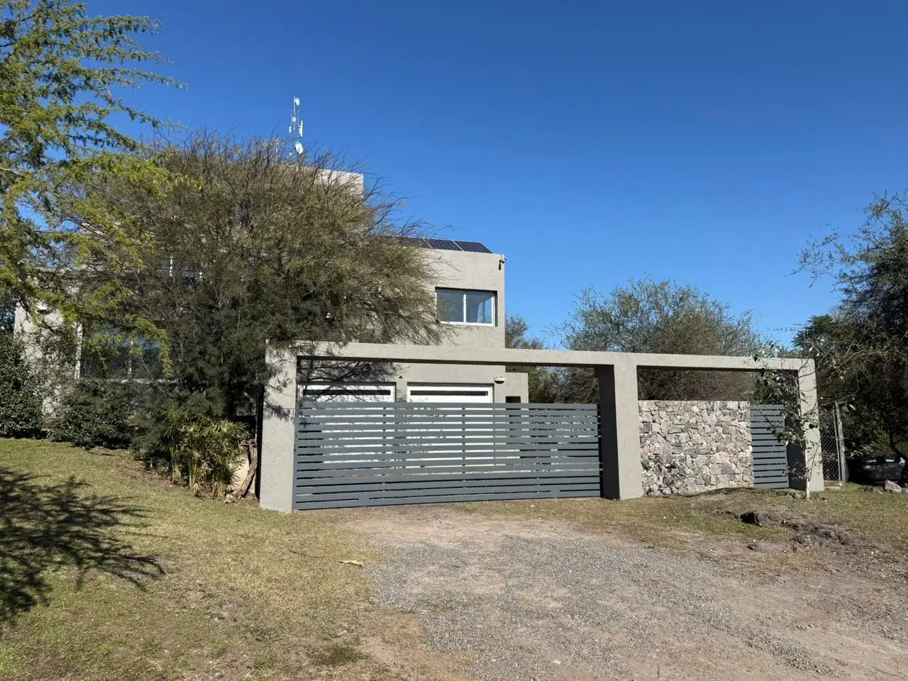 Casa 3 Dormitorios + Pileta en Molinos de Viento - Mendiolaza 3