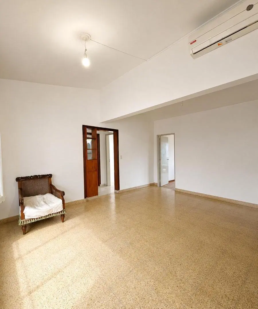 VENDE CASA 3 DORMITORIOS EN B° ESCOBAR CON PATIO APTA PROFESIONAL 8