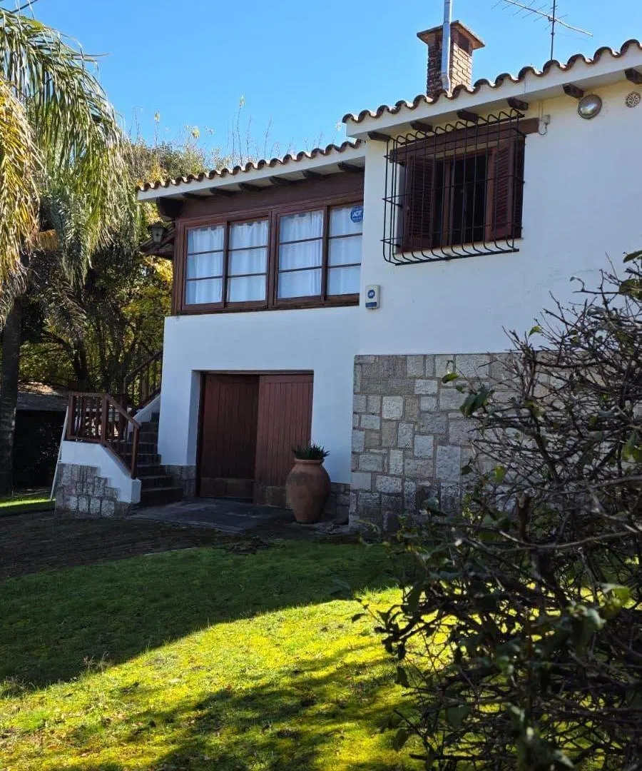 Vende casa 3 dormitorios en rio ceballos con pileta - apto credito 3