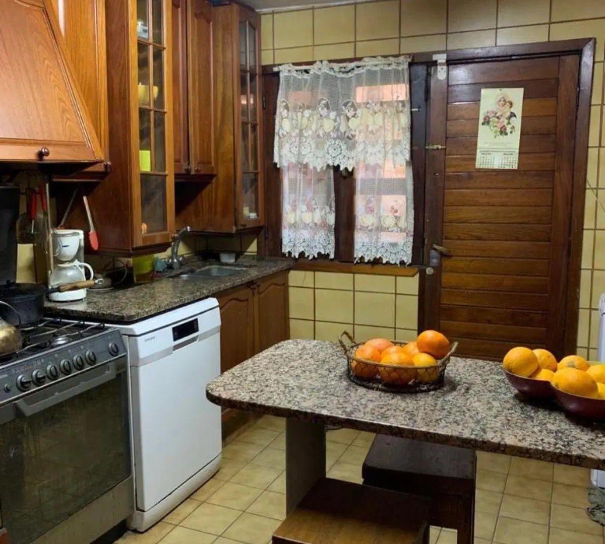 Casa de 4 dormitorios y 3 baños en Cerro De Las Rosas 5