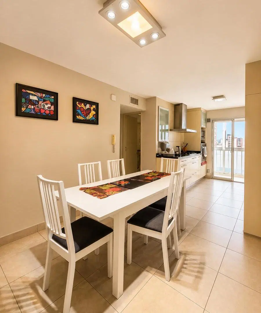 VENTA SEMIPISO DE CATEGORÍA CON TERRAZA PRIVADA | 3 DORMITORIOS | 2 COCHERAS | BV. CHACABUCO 8