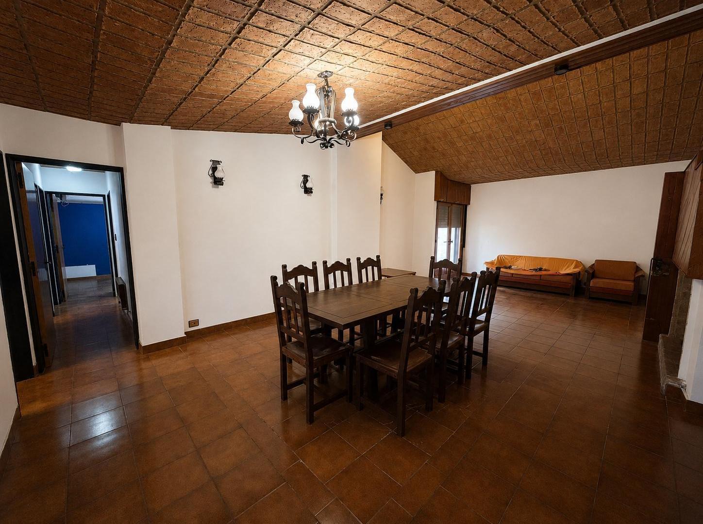 Foto de Casa 3 dormitorios con 2 locales comerciales, imagen 2