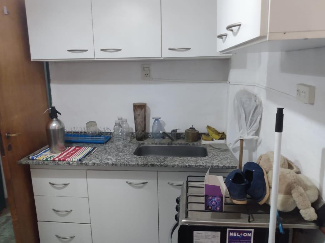 Foto de CASA CON 2 LOCALES GALPO en Barrio San Martin sobre calle Soldado Ruiz., imagen 4