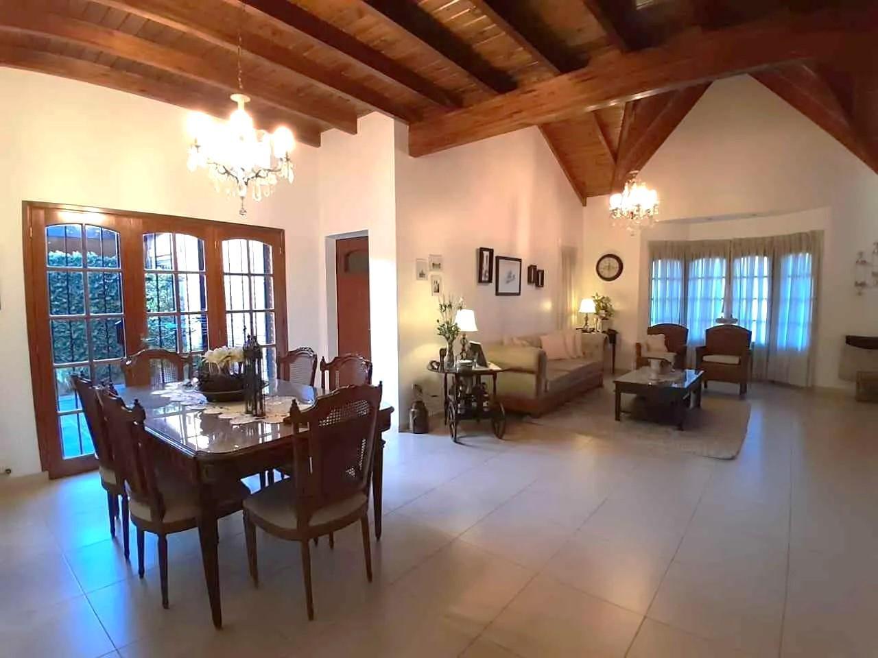 Foto de CASA 3 DORM Y ESCRITORIO - ZONA NORTE, imagen 1