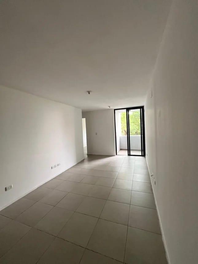 Foto de Departamento 1 dormitorio en B° General Paz con balcón, imagen 3