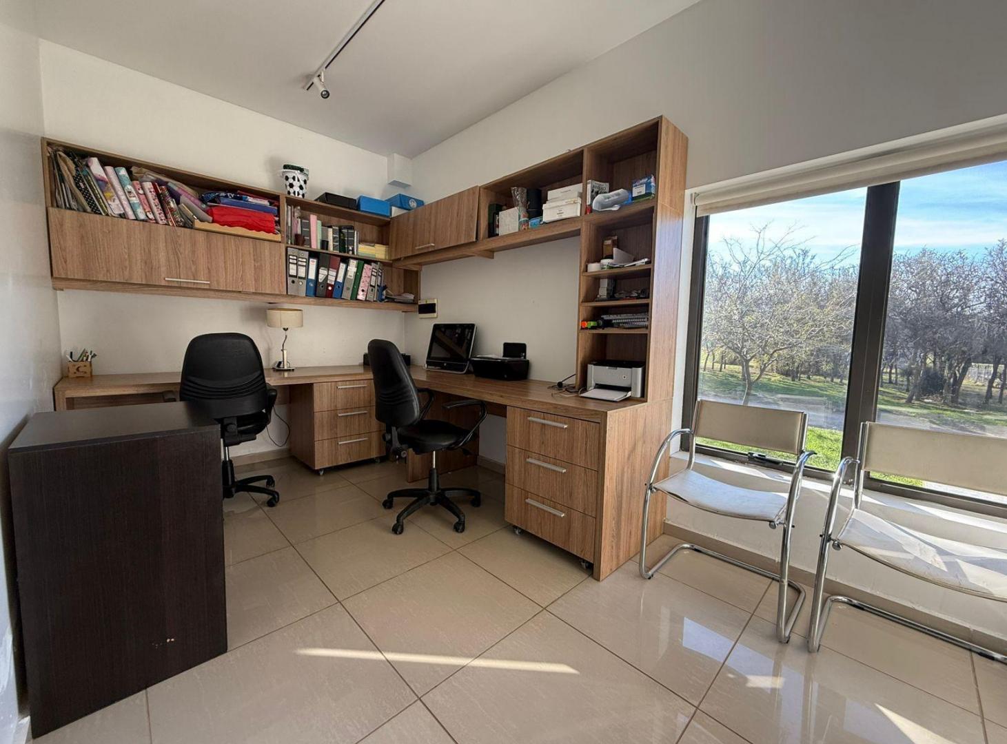 Foto de CASA 4 DORM - VALLE DEL GOLF, imagen 4