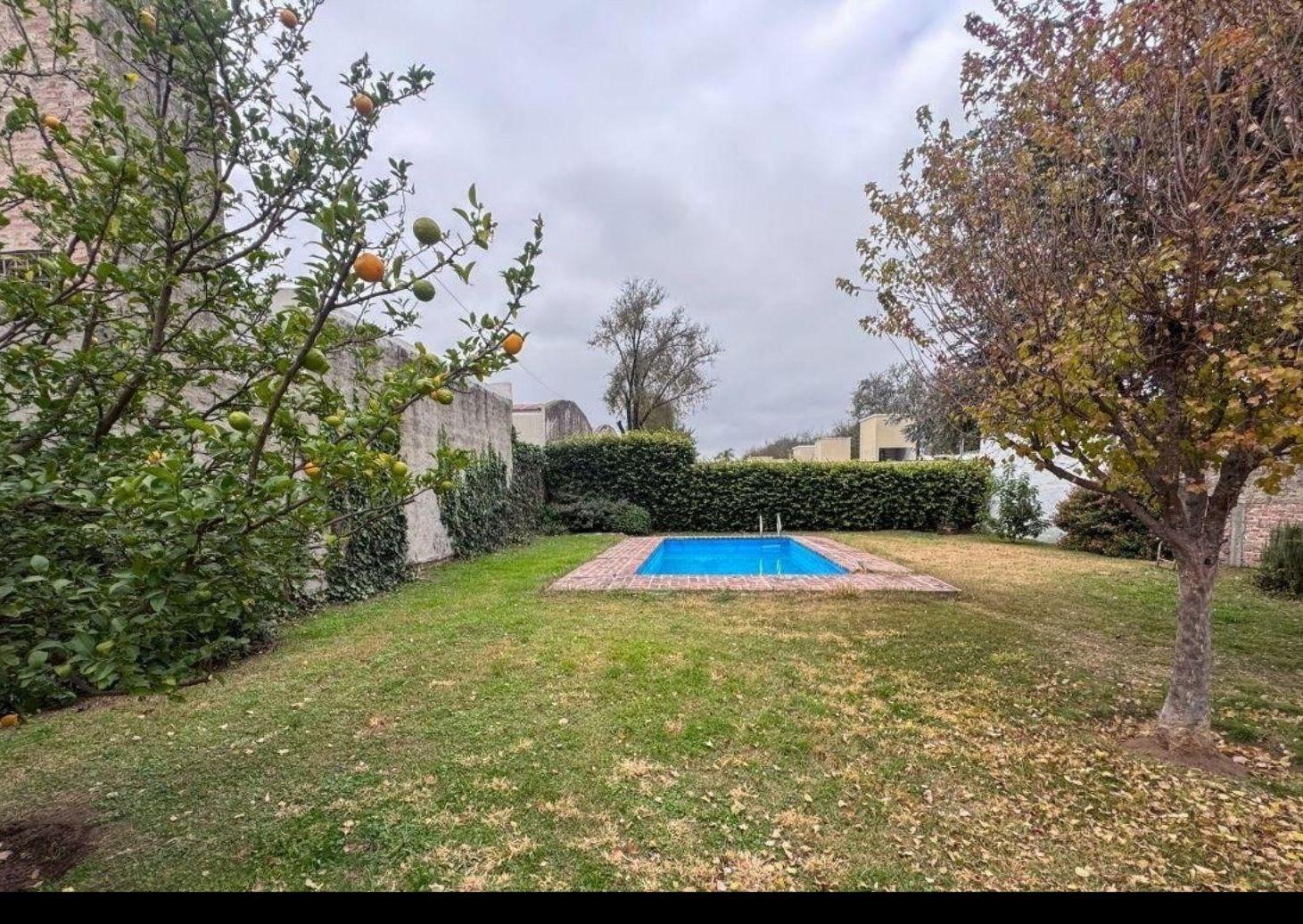 Foto de Vende Casa 4 Dormitorios en B°Arguello con pileta y gran terreno, imagen 1
