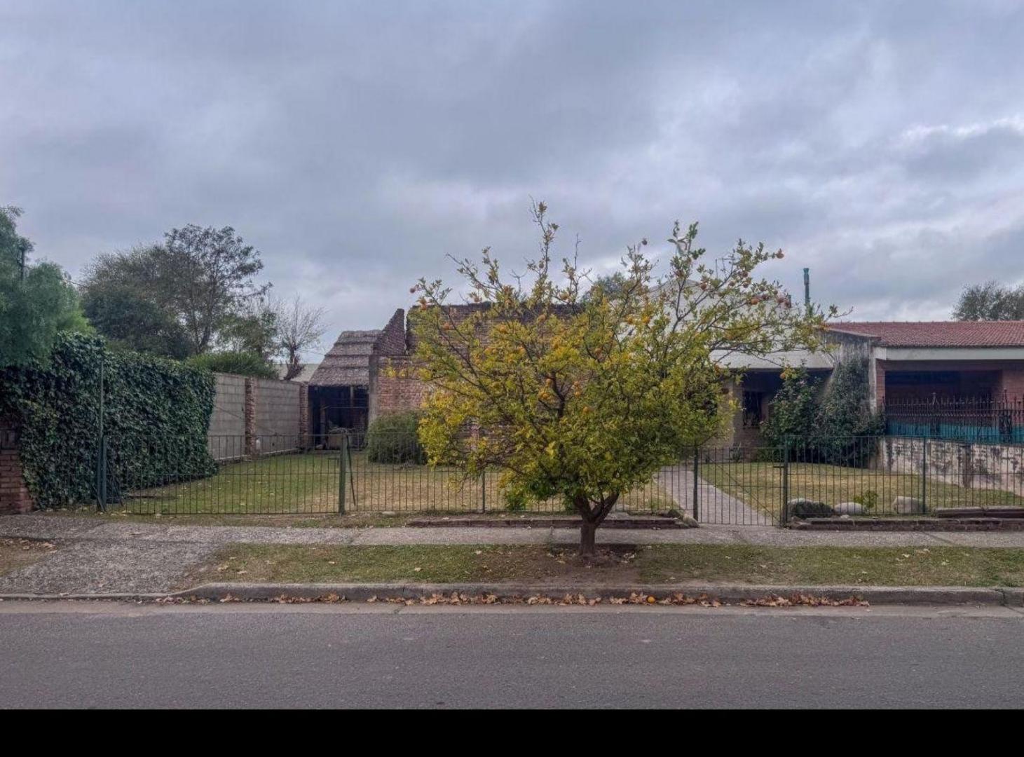 Foto de Vende Casa 4 Dormitorios en B°Arguello con pileta y gran terreno, imagen 5
