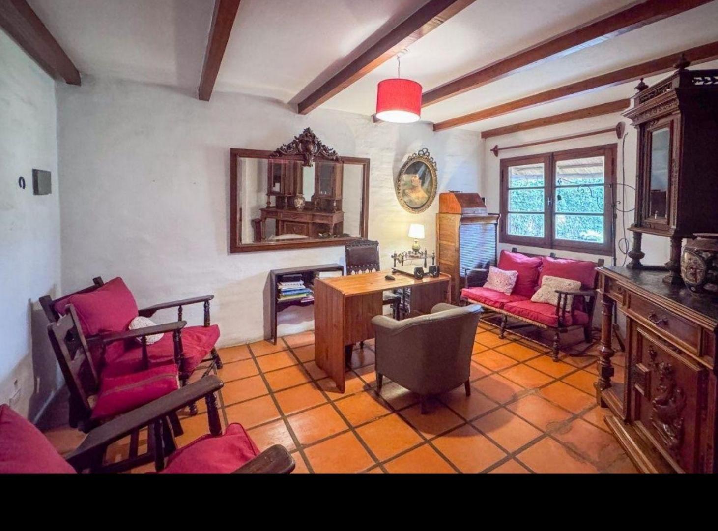 Foto de Vende Casa 4 Dormitorios en B°Arguello con pileta y gran terreno, imagen 3
