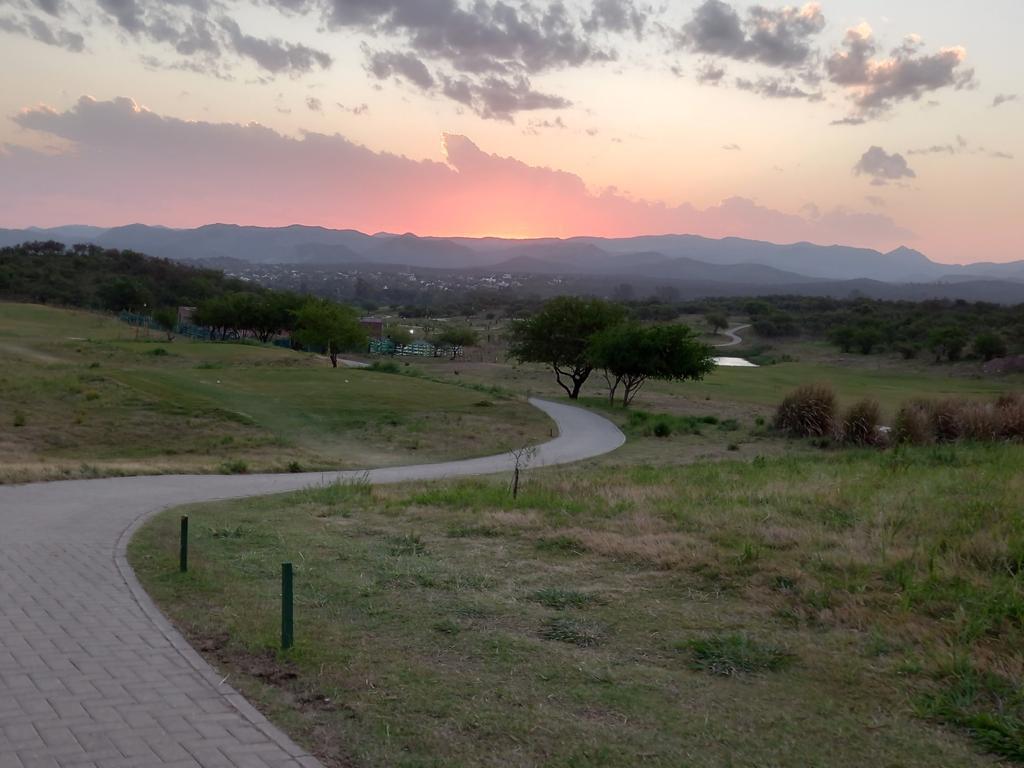Foto de Vende Lote Fondo Norte Estancia El Terrón - Mendiolaza, imagen 2