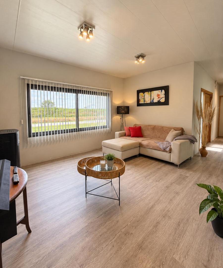 Foto de Vende Casa 3 Dorm + Pileta en Barrio Cerrado Finca del Sol Ruta E53, imagen 1