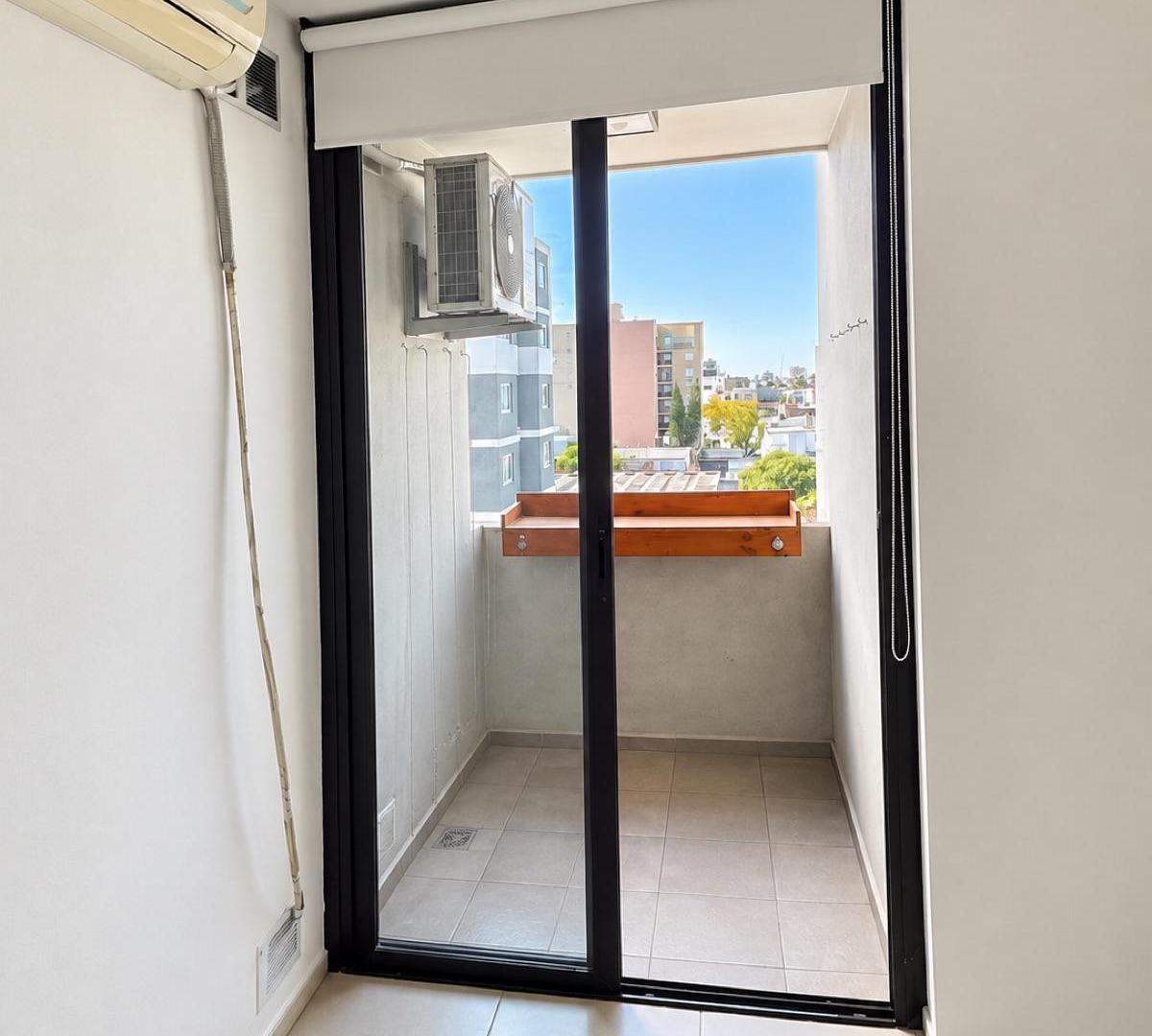 Foto de VENDE DEPARTAMENTO 1 DORMITORIO- B General Paz, imagen 5