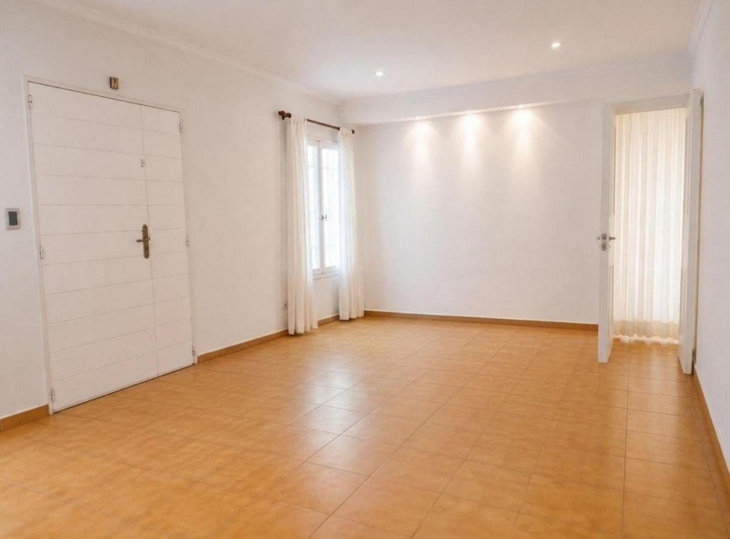 Foto de VENDE CASA B° URCA 3 DORMITORIOS APTA CREDITO CON PILETA, imagen 1