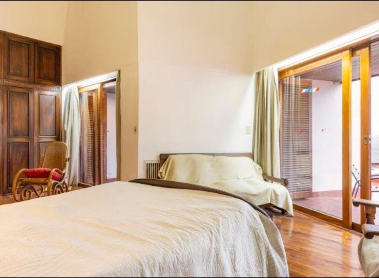Foto de VENDE CASA 5 DORMITORIOS EN CERRO DE LAS ROSAS CON VISTAS A LAS SIERRAS, imagen 4