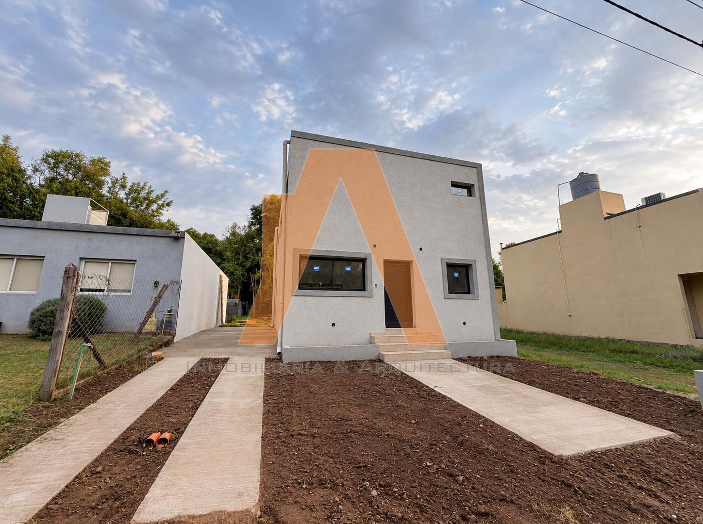 Foto de CASA 3 DORMITORIOS - APTA CREDITO - VILLA CATALINA, imagen 1